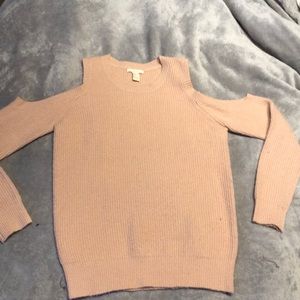 Shoulder cut-out sweater